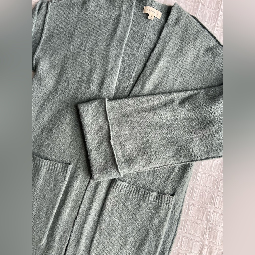 Promesa Open Knit Cardigan Sweater Reverse Hem Sage Green Pockets Woman’s S — image 4 of 8